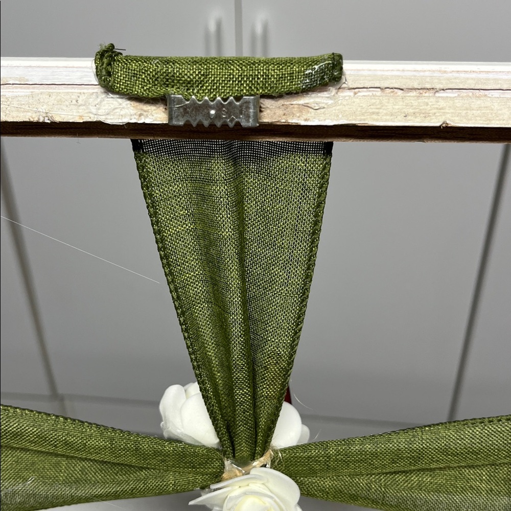 Green Ribbon with White Roses Frame Decor - Picture 5 of 5